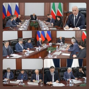 Под председательством Б.А. Хазбулатова состоялось заседание Комитета Парламента Чеченской Республики по образованию, науке и культуре