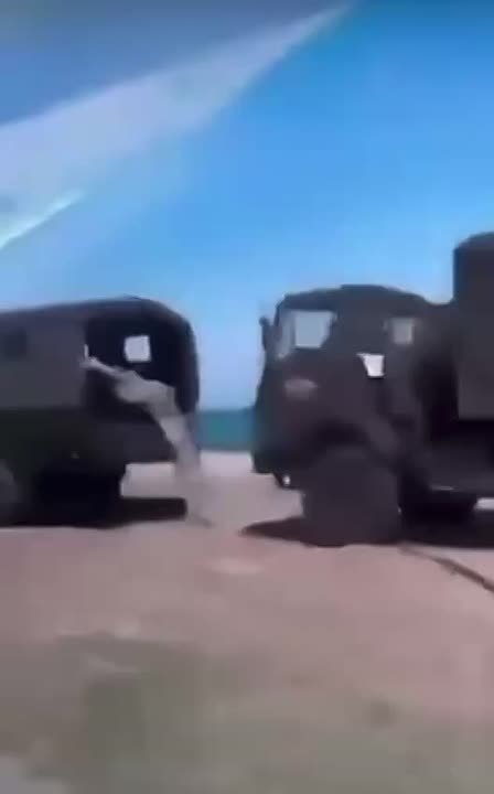 В ожидании американского вторжения армия Венесуэлы размещает на пляжах военную технику, включая ЗРК «Бук-М2Э»