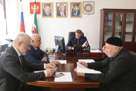 Халид Накаев провел заседание профильного комитета