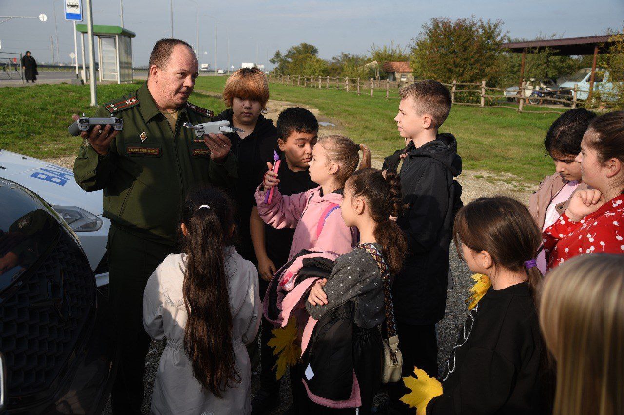 В Чеченской Республике военные следователи организовали культурно-образовательное мероприятие для детей участников специальной военной операции В Чеченской Республике военные следователи организовали культурно-образовательное мероприятие для детей участников специальной военной операции