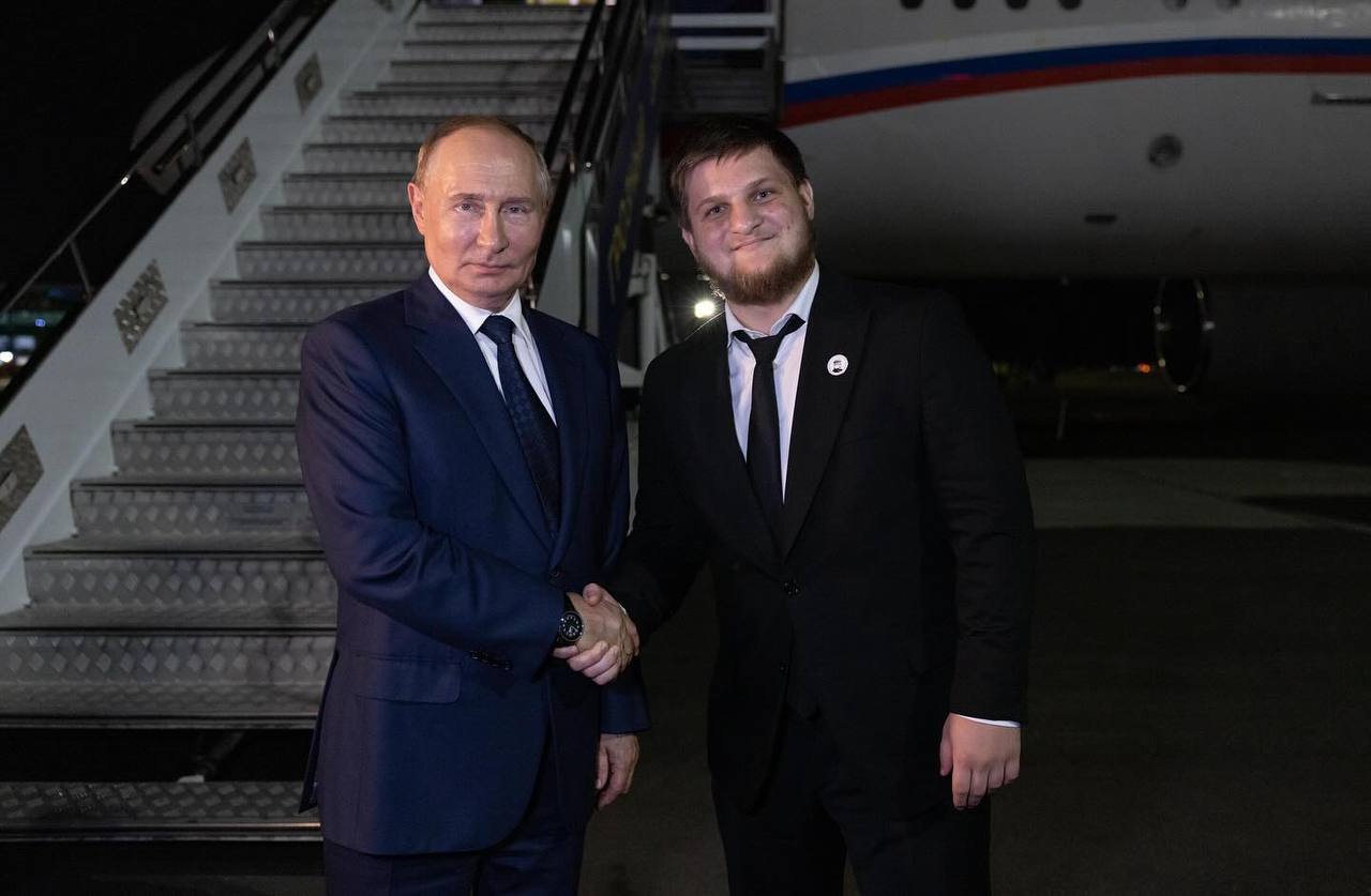 Искренне поздравляем с Днем рождения внука Первого Президента Чеченской Республики, Героя России Ахмат-Хаджи Кадырова (Дала г1азот къобалдойла цуьнан), министра Чеченской Республики по физической культуре и спорту Ахмата...