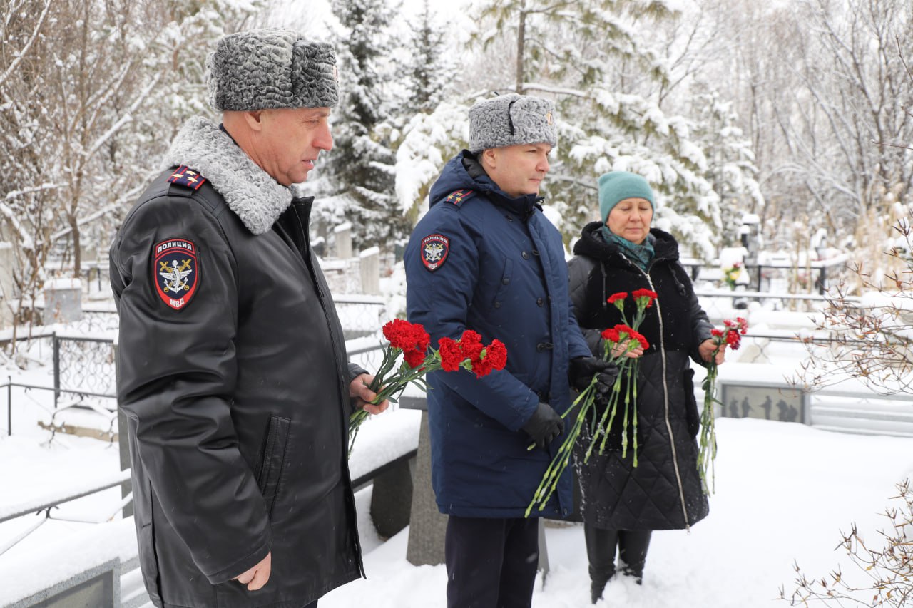 8 ноября — День памяти сотрудников органов внутренних дел, погибших при выполнении служебных обязанностей 8 ноября — День памяти сотрудников органов внутренних дел, погибших при выполнении служебных обязанностей