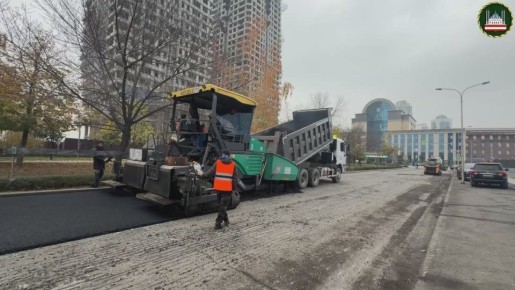 ХАС-МАГОМЕД КАДЫРОВ ПРОИНСПЕКТИРОВАЛ ХОД РЕКОНСТРУКЦИИ УЛИЦЫ ШЕЙХА АЛИ МИТАЕВА