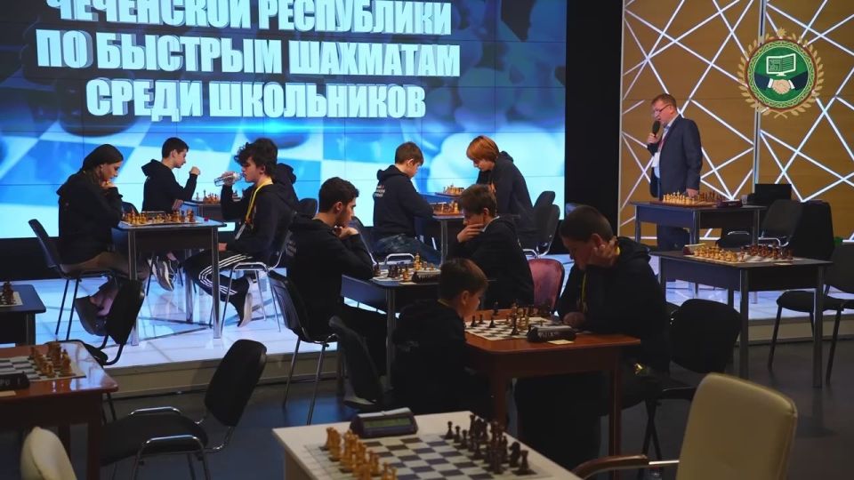 Ахмед Дудаев: Вместе с министром Чеченской Республики по физической культуре и спорту, дорогим БРАТОМ Ахматом Кадыровым принял участие в финальном этапе чемпионата ЧР по шахматам среди школьников