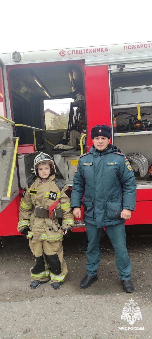Школьники побывали на экскурсии в пожарно-спасательной части Школьники побывали на экскурсии в пожарно-спасательной части