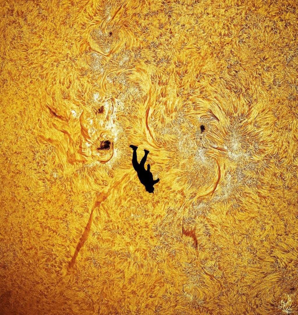 Американские энтузиасты создали современную версию падения Икара Американские энтузиасты создали современную версию падения Икара