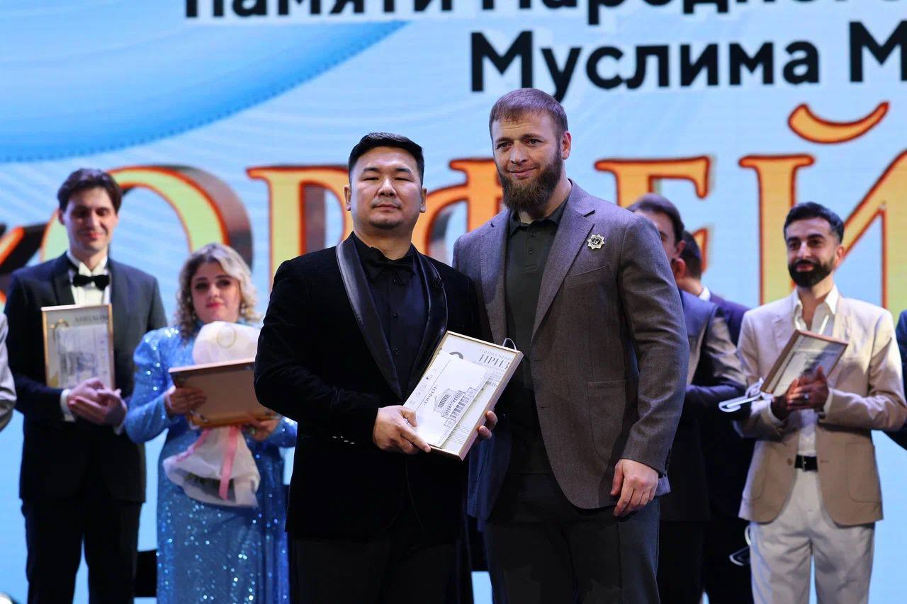 Накануне во Дворце торжеств им. Д. Омаева в Грозном состоялась грандиозная церемония закрытия VIII Международного фестиваля-конкурса «Орфей – 2025» памяти народного артиста СССР Муслима Магомаева и гала-концерт лауреатов Накануне во Дворце торжеств им. Д. Омаева в Грозном состоялась грандиозная церемония закрытия VIII Международного фестиваля-конкурса «Орфей – 2025» памяти народного артиста СССР Муслима Магомаева и гала-концерт лауреатов