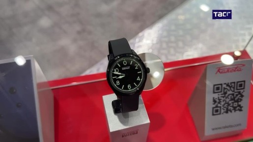 На Dubai Airshow представили часы Ракета "Су"