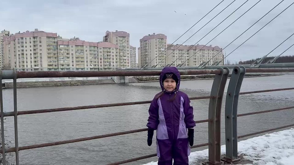 Всем привет! С вами «Юла», и сегодня я приглашаю вас на экскурсию по мосту имени Ахмата Кадырова