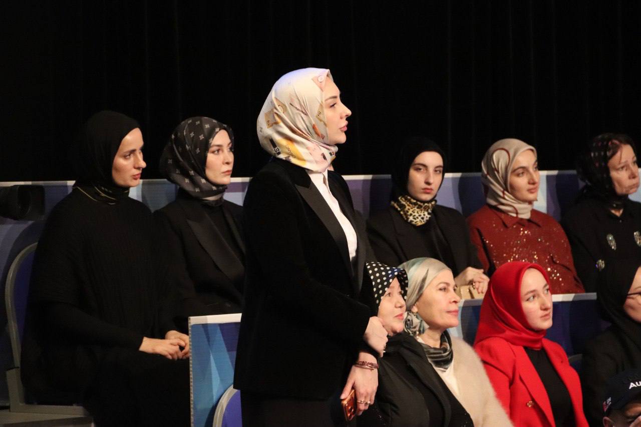 В Грозном состоялось торжественное мероприятие, посвящённое 35-летию со дня издания ГАУ «Республиканская религиозно-просветительская газета «Исламан з1аьнарш» (Зори Ислама)» В Грозном состоялось торжественное мероприятие, посвящённое 35-летию со дня издания ГАУ «Республиканская религиозно-просветительская газета «Исламан з1аьнарш» (Зори Ислама)»