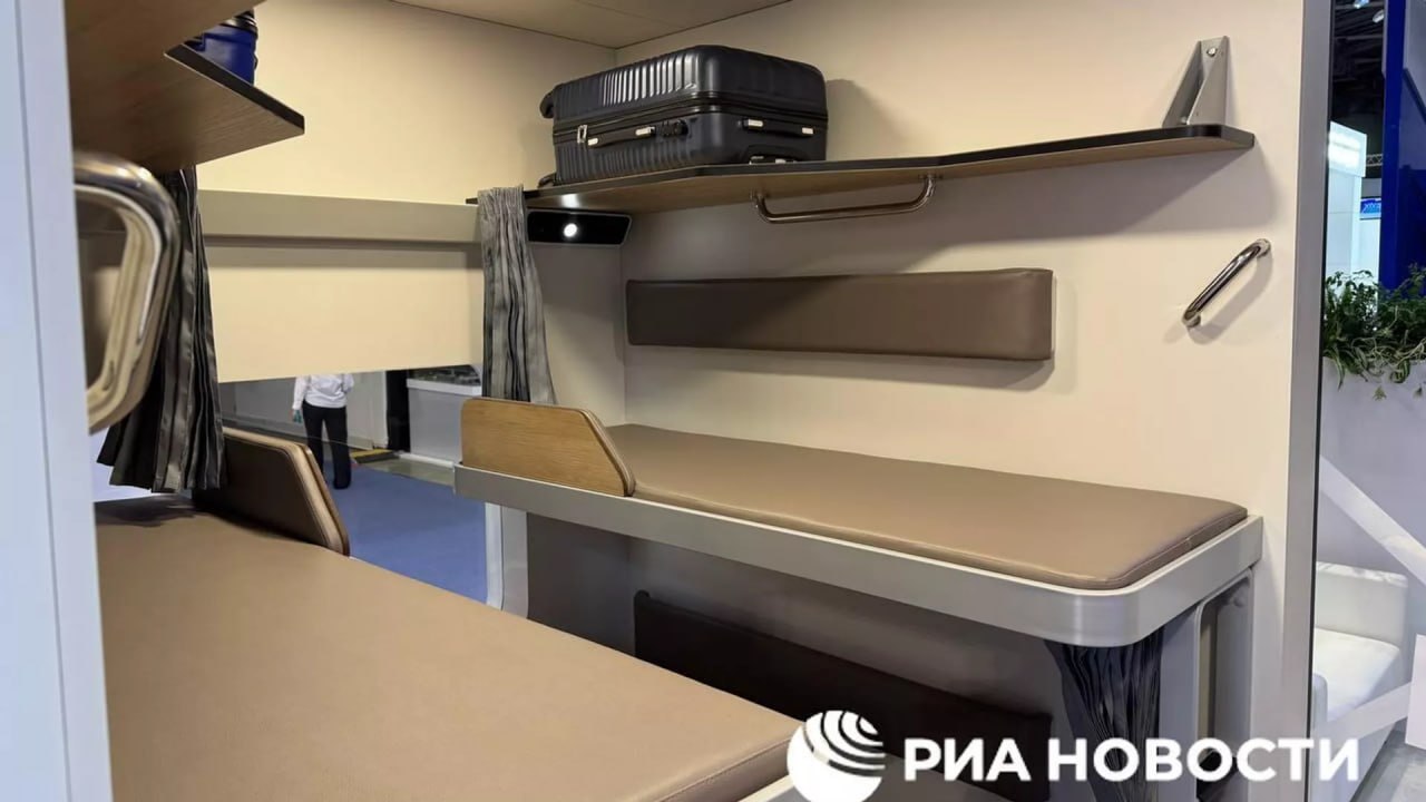 РЖД показали макет нового плацкарта с полками длиной почти 1,9 метра