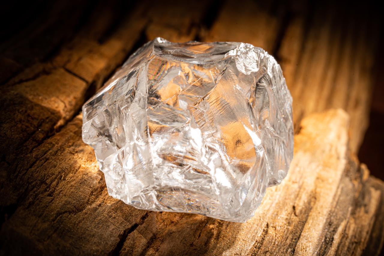 Два уникальных алмаза в 55 и 135 карат добыли в Поморье