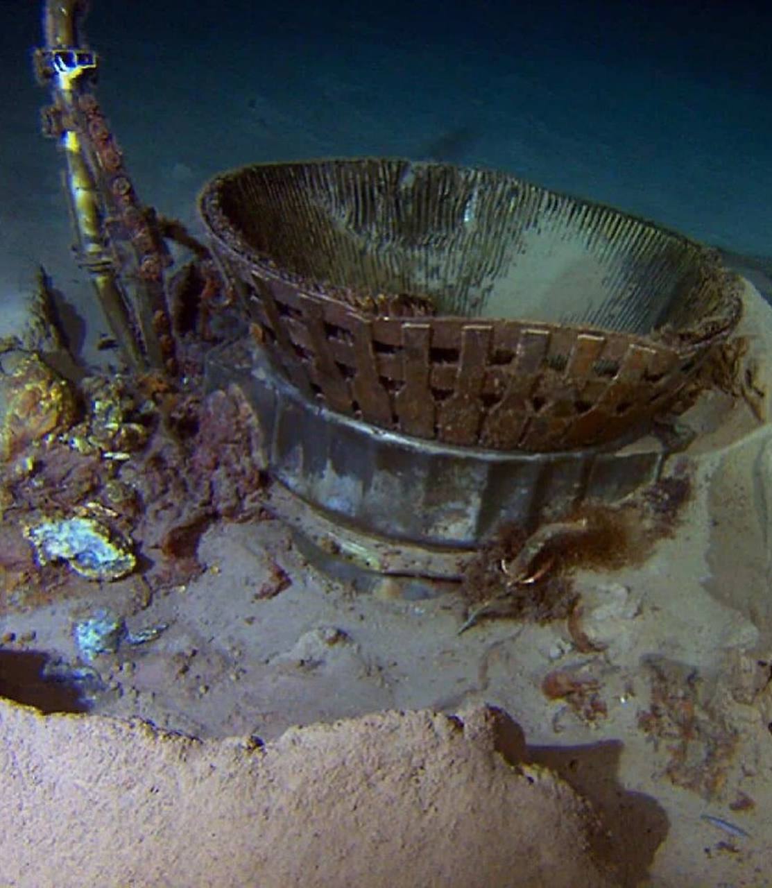 Кладбище космических кораблей расположено в южной части Тихого океана, в районе, известном как точка Немо — океанский полюс недоступности и самая удалённая от суши точка планеты Кладбище космических кораблей расположено в южной части Тихого океана, в районе, известном как точка Немо — океанский полюс недоступности и самая удалённая от суши точка планеты