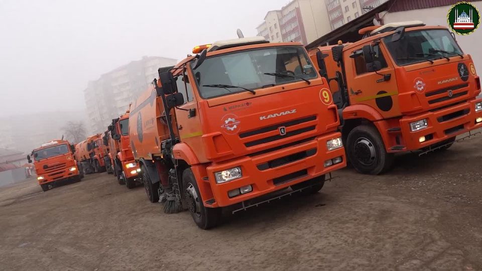 СОТРУДНИКИ ООО «СУРСАД» ОБЕСПЕЧИВАЮТ ЧИСТОТУ НА УЛИЦАХ ГРОЗНОГО