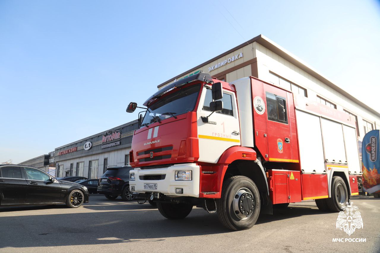 Сотрудники МЧС России обеспечили безопасность фестиваля плова Сотрудники МЧС России обеспечили безопасность фестиваля плова