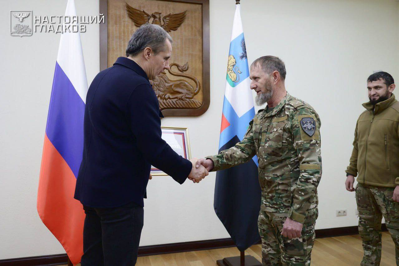 Губернатор Белгородской области наградил бойцов подразделения «АХМАТ-Запад» МО РФ и Курчалоевского ОМВД за мужество и героизм Губернатор Белгородской области наградил бойцов подразделения «АХМАТ-Запад» МО РФ и Курчалоевского ОМВД за мужество и героизм