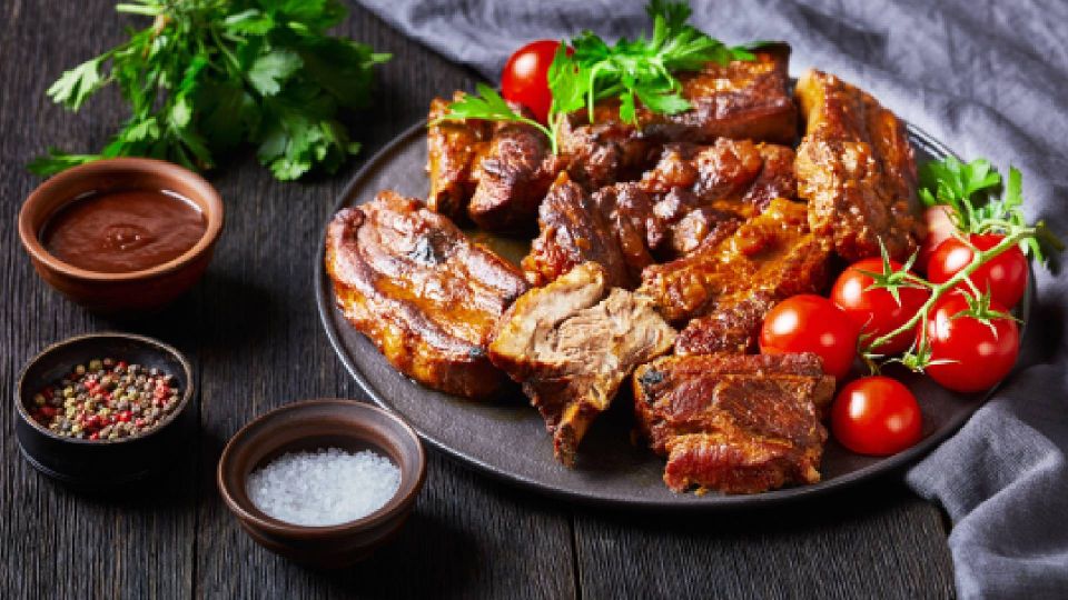 Такой ужин высоко оценит любой мужчина: свиные ребрышки получатся как в ресторане