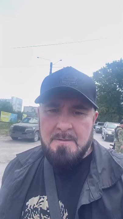 По поручению Главы Чеченской Республики Рамзана Кадырова, Уполномоченный по правам человека в Чеченской Республике Мансур Солтаев доставил гуманитарную помощь в город Лисичанск Луганской Народной Республики