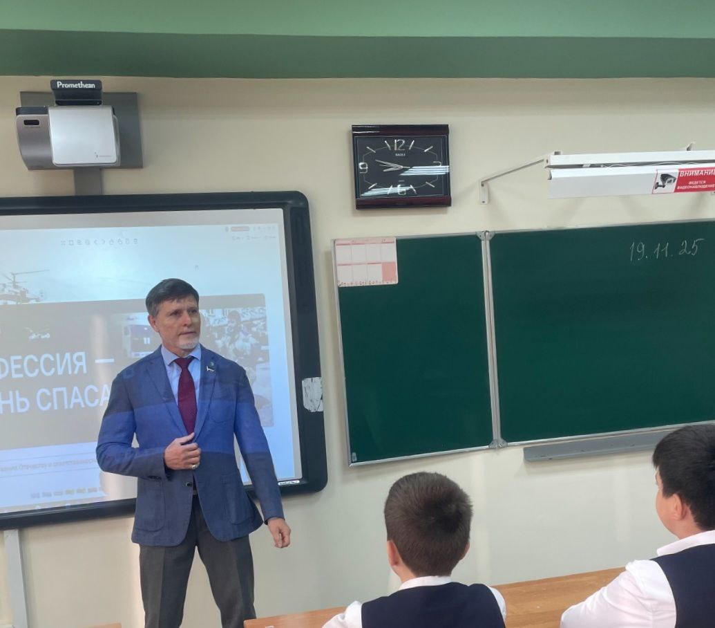 Вице-спикер Аднан Нагаев и депутат Юсуп Талхигов посетили гимназию №14 г. Грозного Вице-спикер Аднан Нагаев и депутат Юсуп Талхигов посетили гимназию №14 г. Грозного