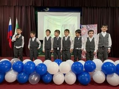 В МБОУ «СОШ № 1 с. Бердыкель» городского округа Аргун состоялось трогательное и по-семейному тёплое мероприятие, посвящённое Дню матери, организованное в рамках национального проекта «Молодёжь и дети»