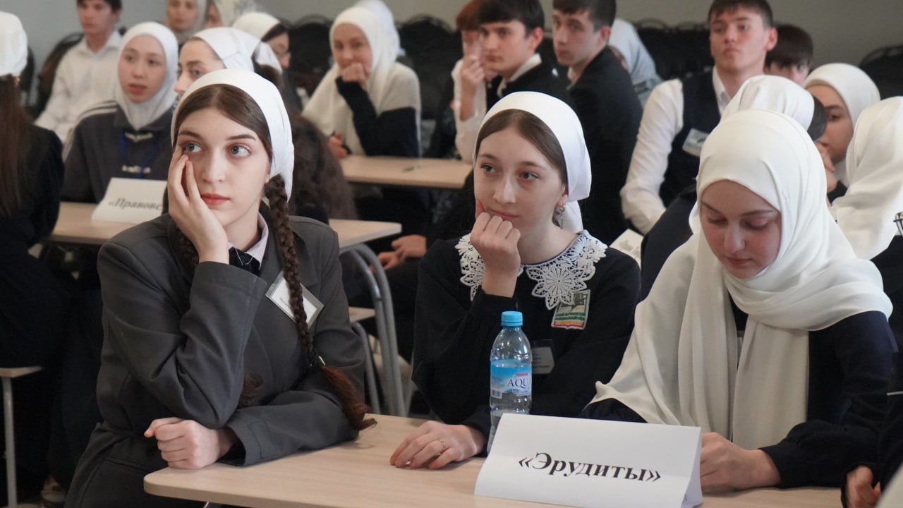 В Ачхой-Мартановском районе прошел отборочный этап Республиканской олимпиады по избирательному праву