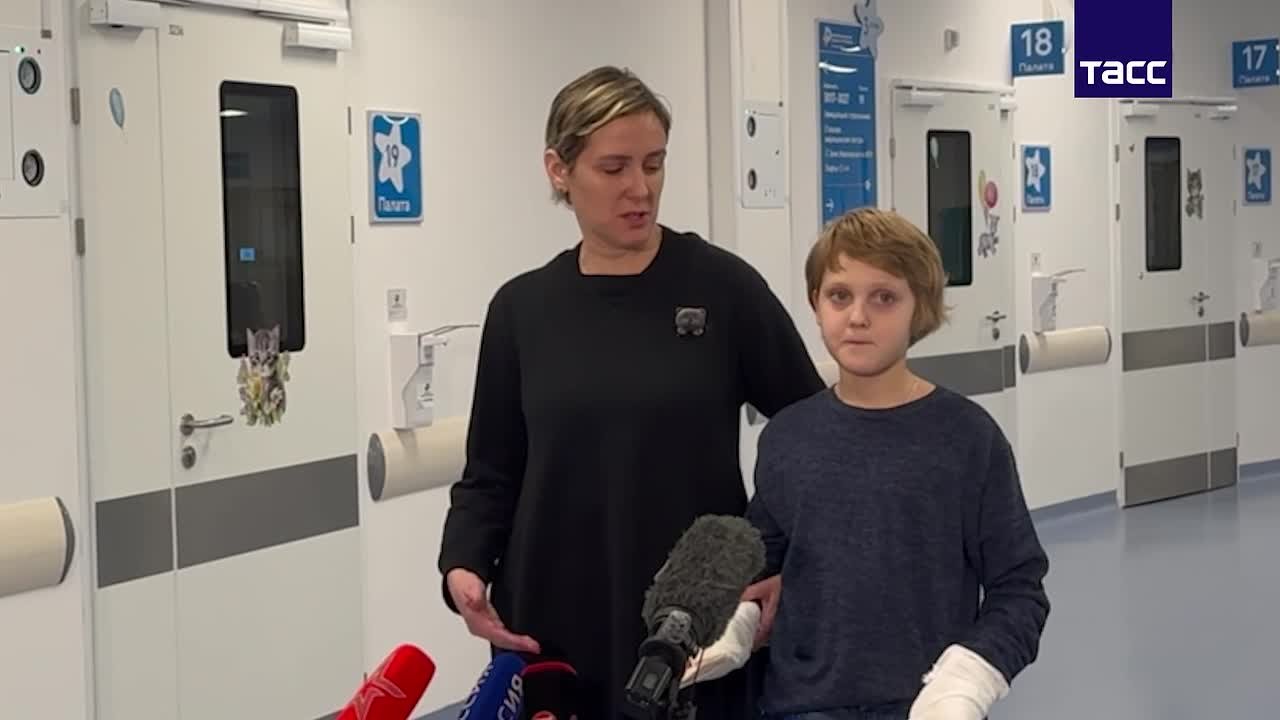 Мальчику, который при взрыве СВУ лишился пальцев руки, выполнят протезирование, сообщила его мать