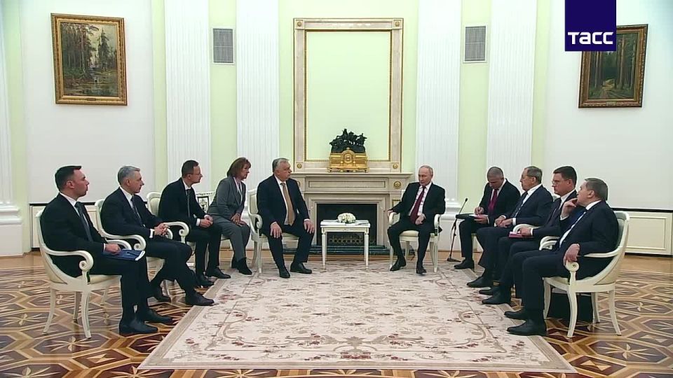 Идея о проведении российско-американского саммита в Будапеште принадлежала Трампу, заявил Путин на встрече с Орбаном: