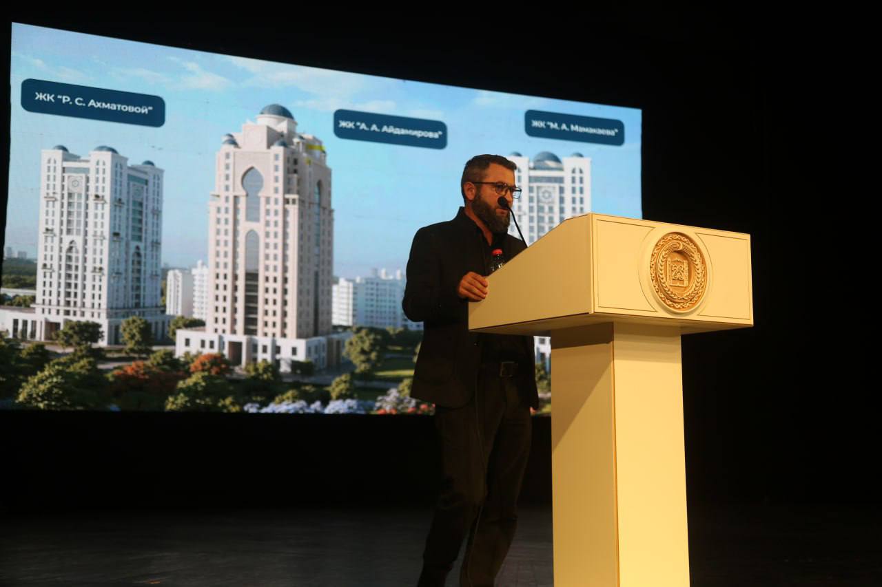 В столице Чеченской Республики состоялась официальная презентация трех современных многоквартирных жилых домов, которым присвоены имена выдающихся чеченских писателей – Абузара Айдамирова, Магомета Мамакаева и Раисы Ахматовой В столице Чеченской Республики состоялась официальная презентация трех современных многоквартирных жилых домов, которым присвоены имена выдающихся чеченских писателей – Абузара Айдамирова, Магомета Мамакаева и Раисы Ахматовой