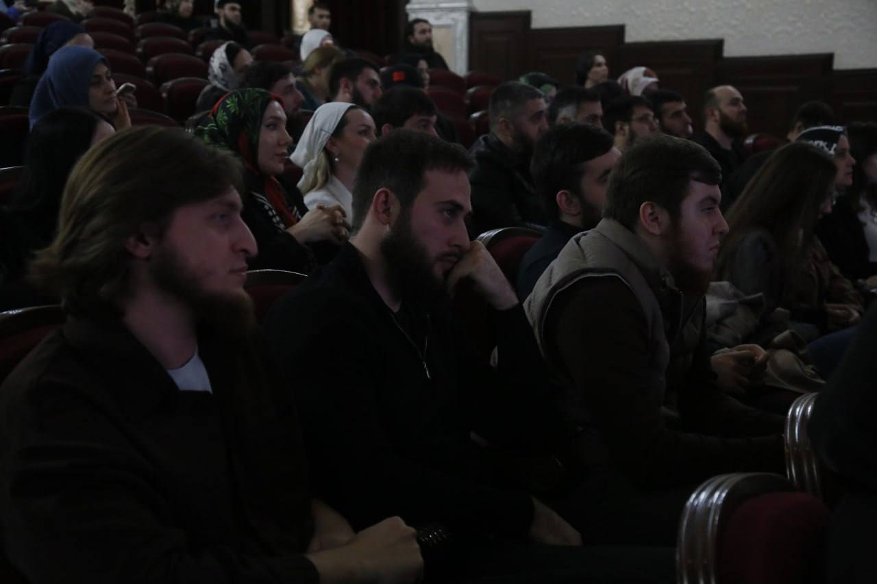 В столице Чеченской Республики состоялась официальная презентация трех современных многоквартирных жилых домов, которым присвоены имена выдающихся чеченских писателей – Абузара Айдамирова, Магомета Мамакаева и Раисы Ахматовой В столице Чеченской Республики состоялась официальная презентация трех современных многоквартирных жилых домов, которым присвоены имена выдающихся чеченских писателей – Абузара Айдамирова, Магомета Мамакаева и Раисы Ахматовой