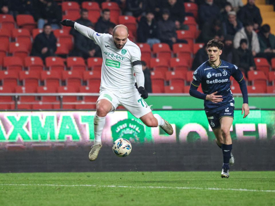 ФК "Ахмат" победил ФК "Динамо" со счетом 2:1 на Ахмат Арене в матче 17-го тура Мир Российской Премьер-Лиги 2025/2026 ФК "Ахмат" победил ФК "Динамо" со счетом 2:1 на Ахмат Арене в матче 17-го тура Мир Российской Премьер-Лиги 2025/2026