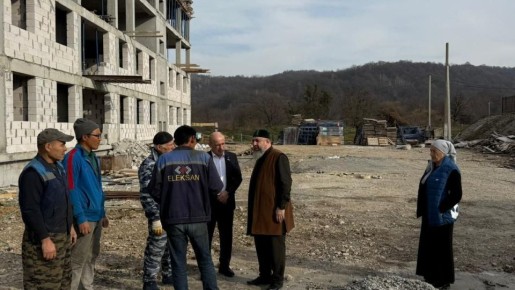 В Веденском районе возводится многоквартирный дом для переселения жителей из оползневых зон
