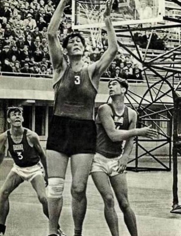 Увайс Ахтаев. 1950-е годы. Один из самых выдающихся баскетболистов СССР