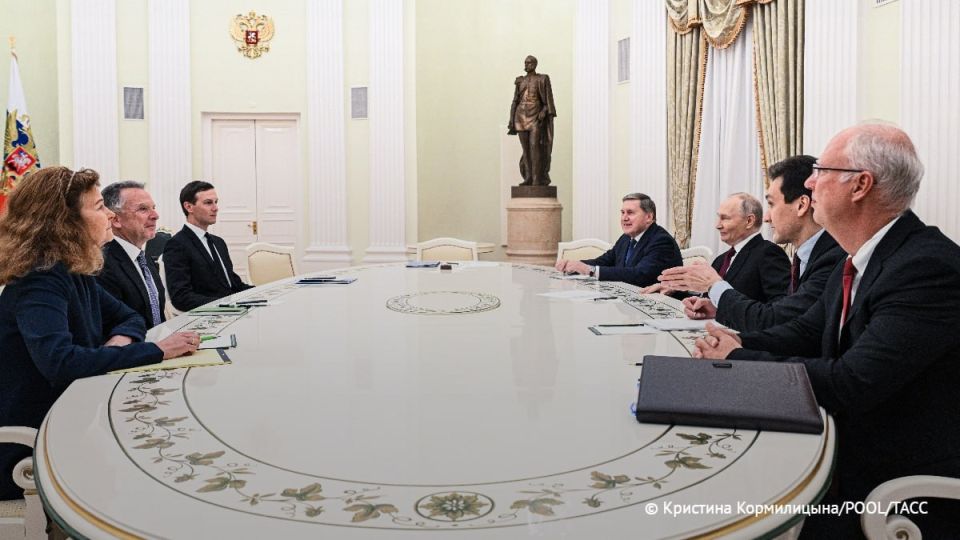 Уиткофф улыбался на переговорах в Москве, в отличие от контактов с украинцами, пишет корреспондент FT Миллер: