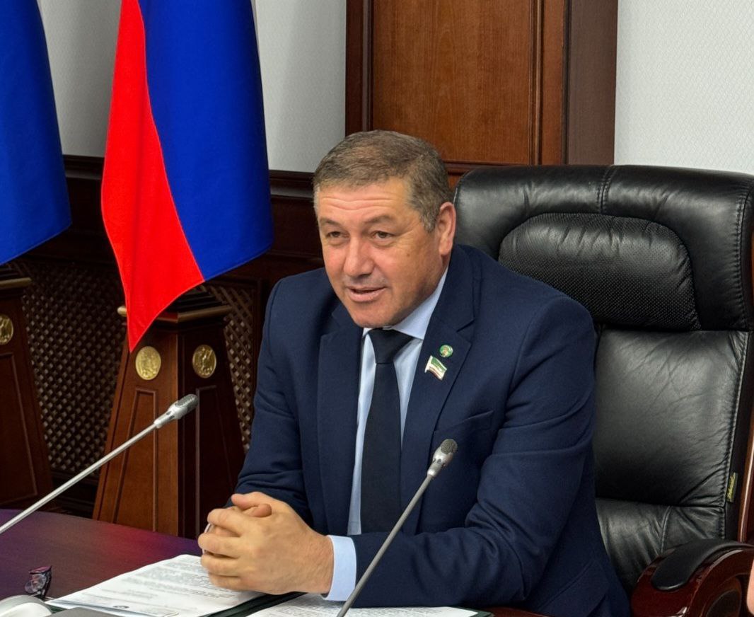 Халид Накаев провел заседание комитета Халид Накаев провел заседание комитета