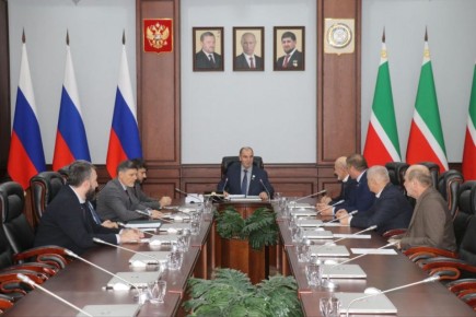 Ибрагим Эдилов провел заседание Комитета по строительству и ЖКХ