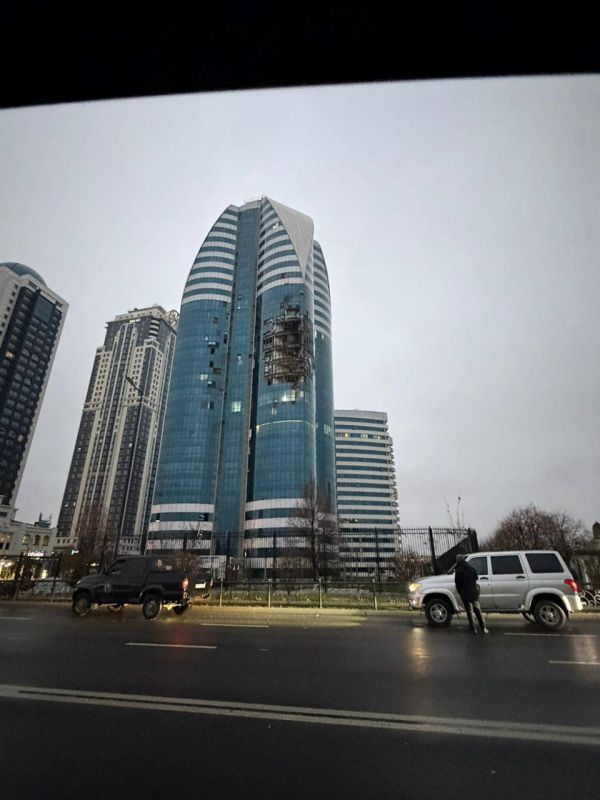 Взрыв прогремел в башне "Грозный-Сити" в центре столицы Чечни