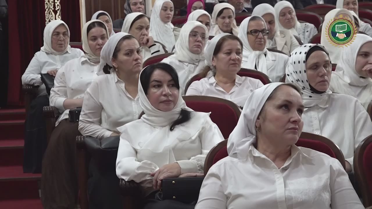 Ахмед Дудаев: Принял участие в Первом съезде учителей чеченского языка и литературы