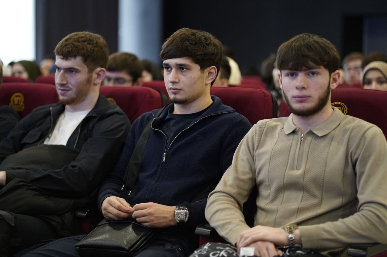 Депутаты приняли участие в мероприятии ко Дню Героев Отечества Депутаты приняли участие в мероприятии ко Дню Героев Отечества