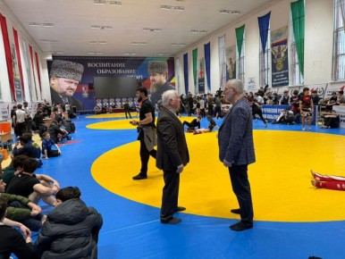 Валид Зайналабдиев встретился с юными спортменами по смешанным единоборствам