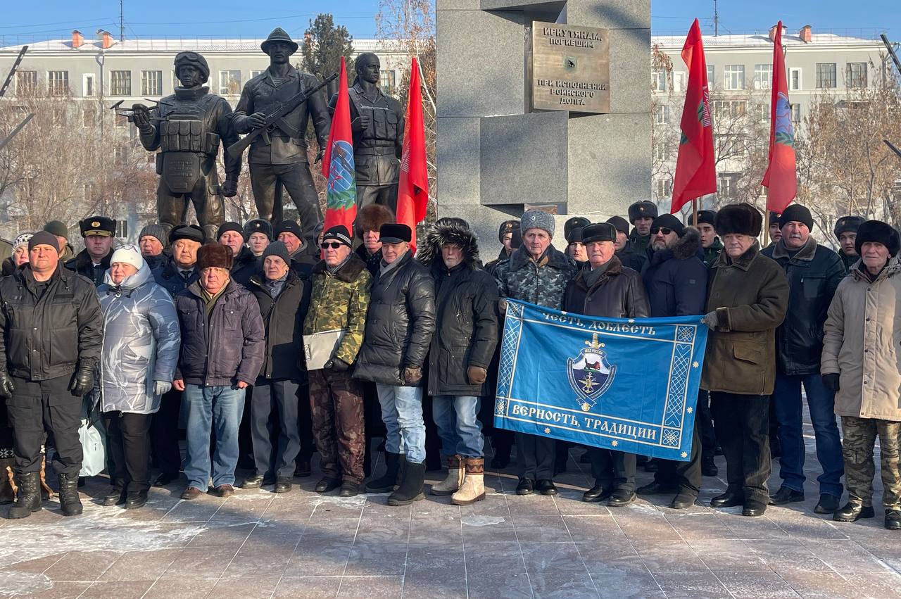 Ветераны и сотрудники Восточно-Сибирского ЛУ МВД России на транспорте приняли участие в митинге, посвященном памяти военнослужащих, погибших на Северном Кавказе Ветераны и сотрудники Восточно-Сибирского ЛУ МВД России на транспорте приняли участие в митинге, посвященном памяти военнослужащих, погибших на Северном Кавказе