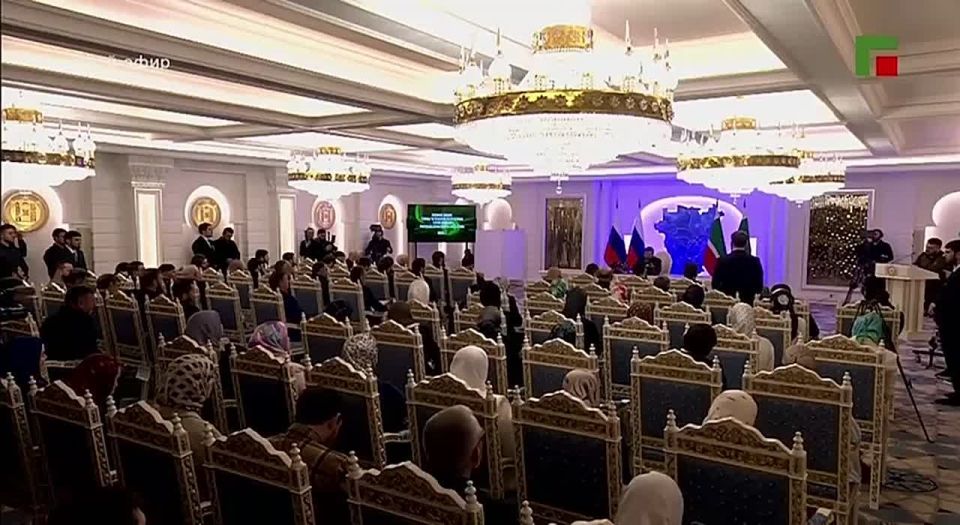 Рамзан Кадыров ответил на вопрос о внешнем виде некоторых туристов, приезжающих в ЧР, чей внешний вид не соответствует местному менталитету