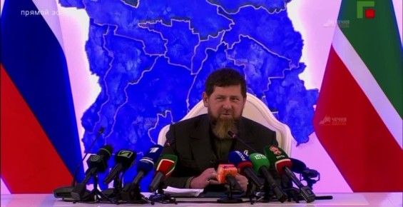 Рамзан Кадыров в ходе своей прямой прямой линии заявил, что несмотря на слухи некоторых «чертей», называющих себя блогерами, с его здоровьем все в порядке