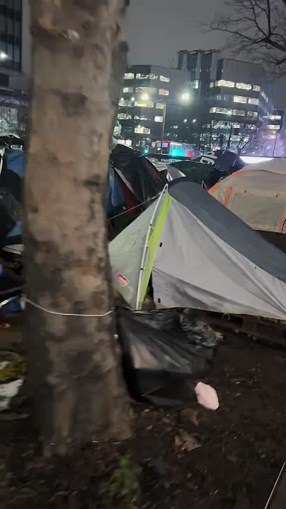 Деловой квартал Лондона Сити готовится ко встрече Рождества