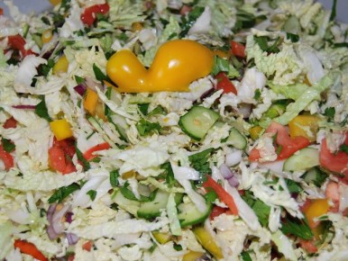 Летний овощной салат, который украсит любой стол