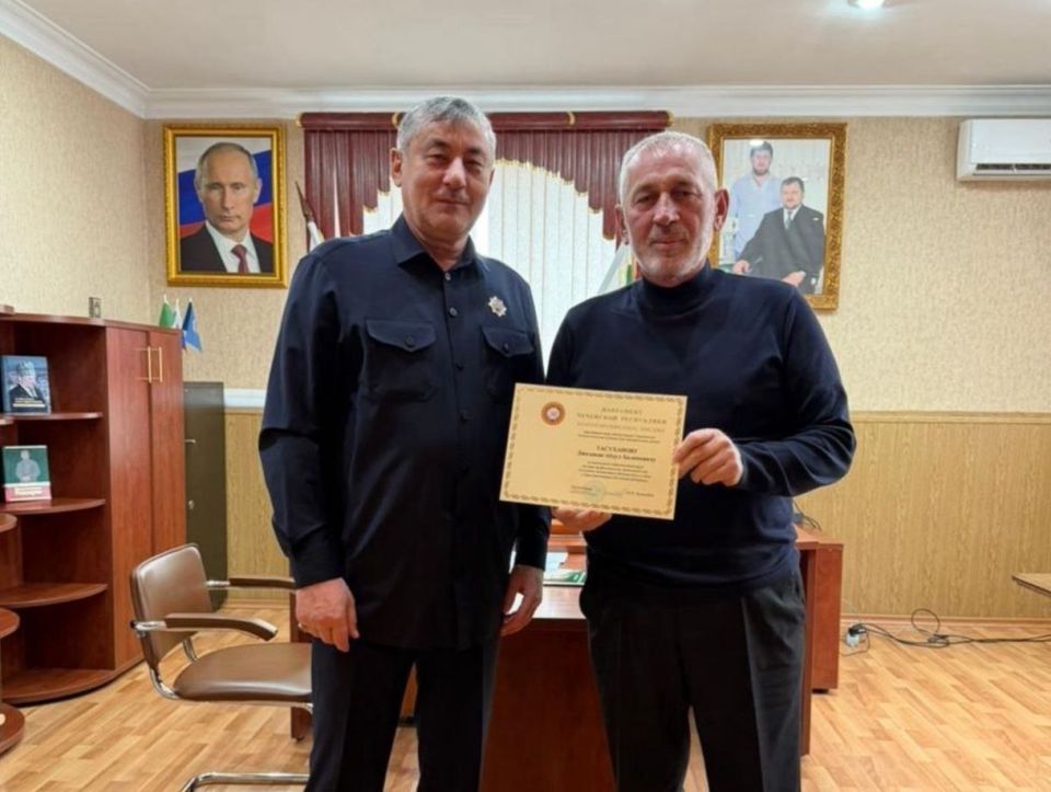 Идрис Абубакаров провел встречу с главой администрации с. Джалка Рамзаном Тасухановым