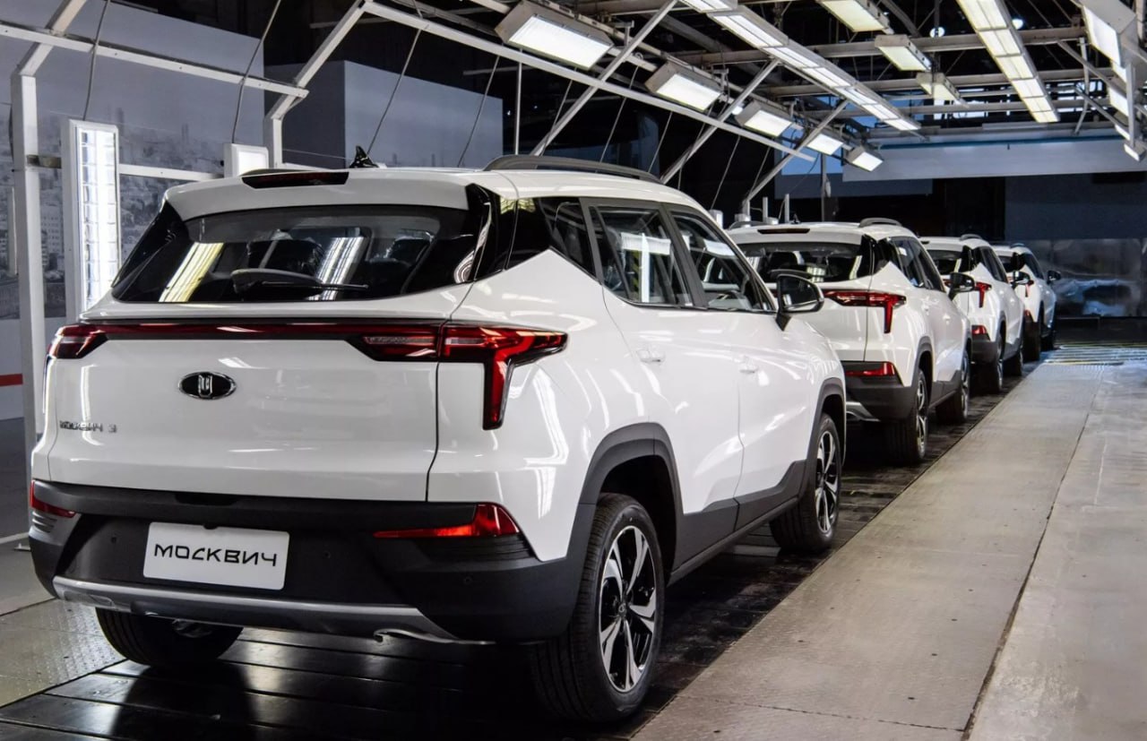 На автозаводе «Москвич» начали собирать две новые модели кроссоверов