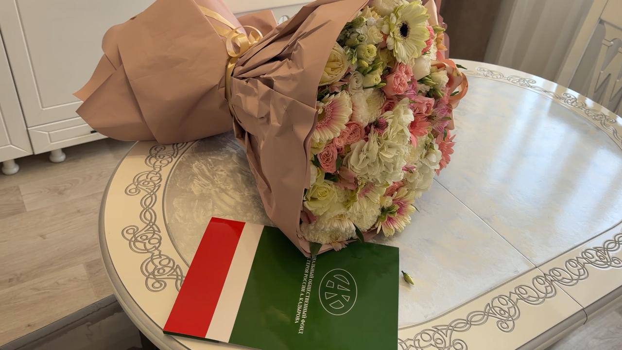 Еще одна семья, которая обратилась к Главе Чеченской Республики Рамзану Кадырову во время прошедшей на днях Прямой линии, обрела свою квартиру Еще одна семья, которая обратилась к Главе Чеченской Республики Рамзану Кадырову во время прошедшей на днях Прямой линии, обрела свою квартиру