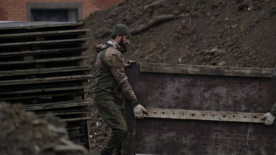 В Висаитовском районе Грозного продолжается строительство таунхаусов для нуждающихся семей