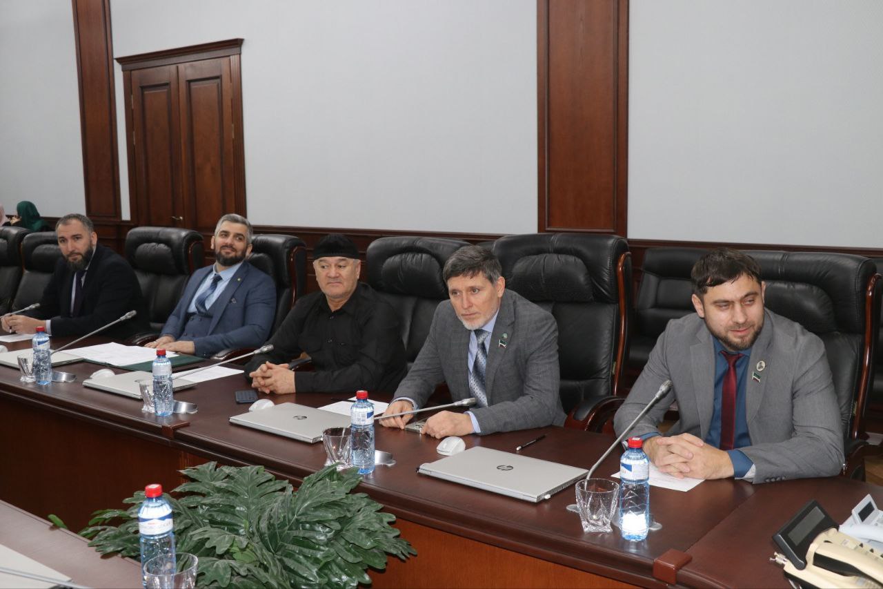 И. Эдилов провел заседание комитета И. Эдилов провел заседание комитета