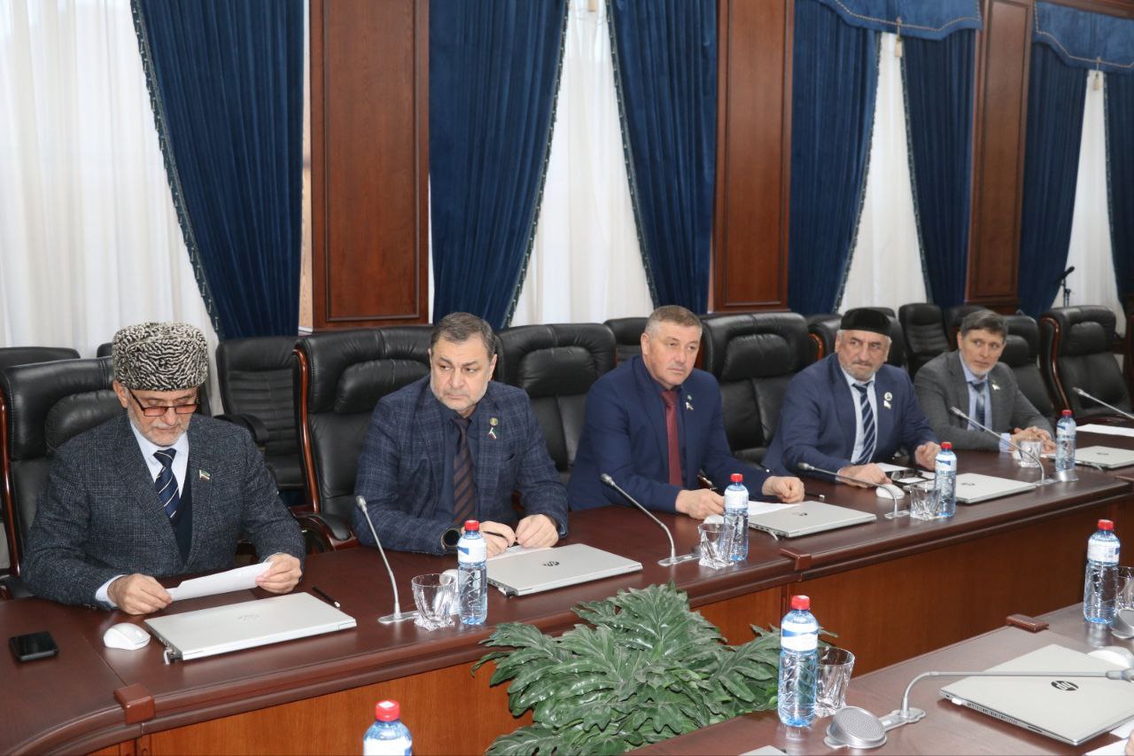 Заседания Комитета Парламента Чеченской Республики по бюджету, банкам и налогам Заседания Комитета Парламента Чеченской Республики по бюджету, банкам и налогам